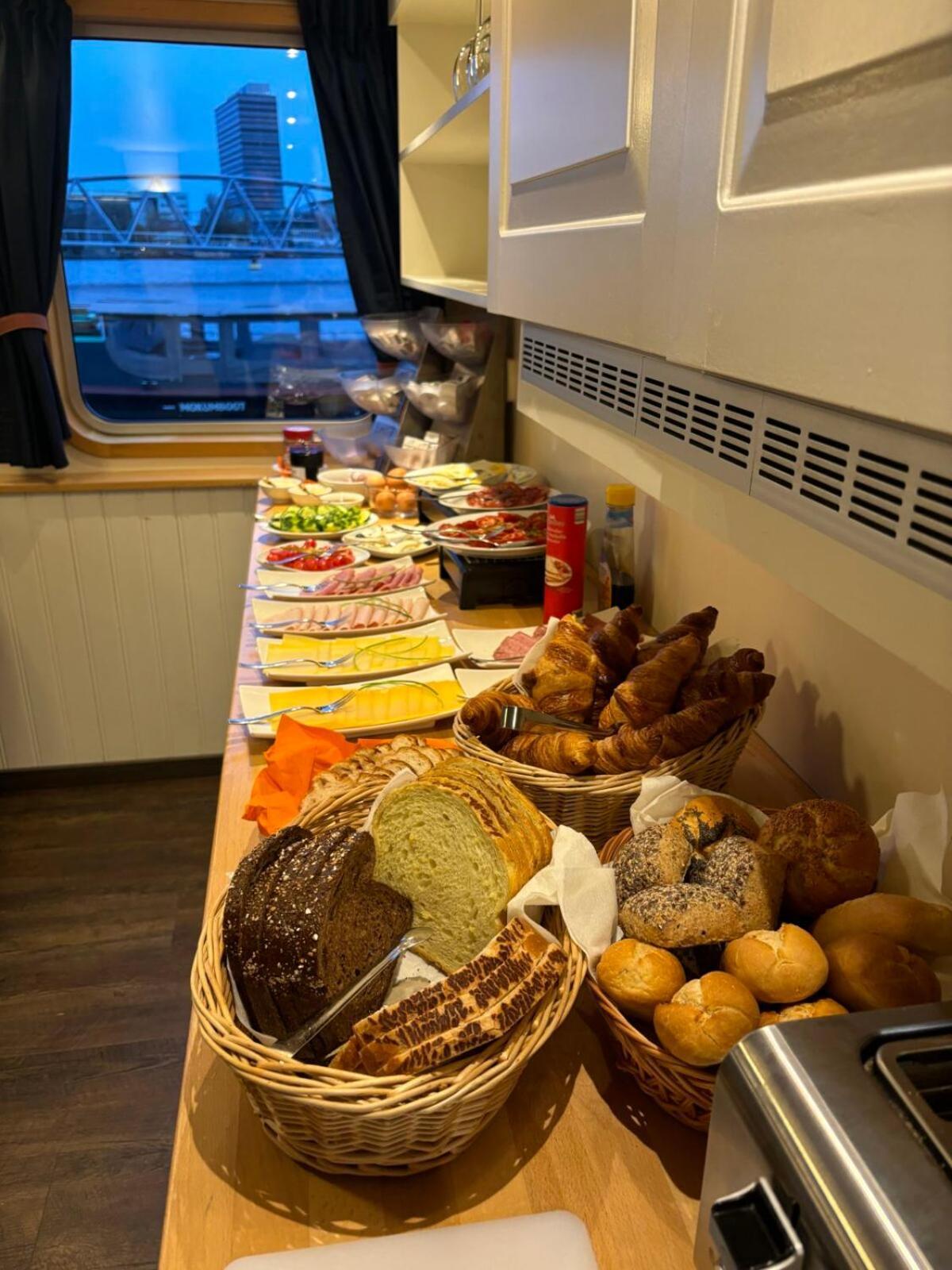 Hotelboat Iris Groningen Luaran gambar